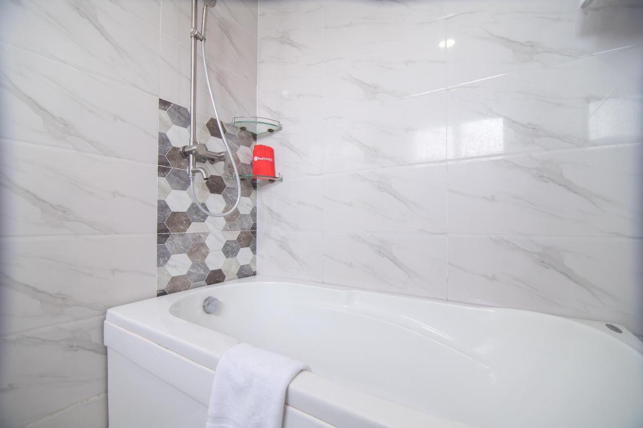 Reddoorz Plus Near Secc مدينة هوشي منه المظهر الخارجي الصورة