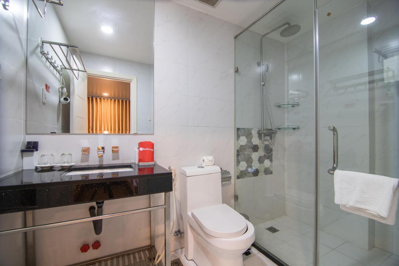 Reddoorz Plus Near Secc مدينة هوشي منه المظهر الخارجي الصورة