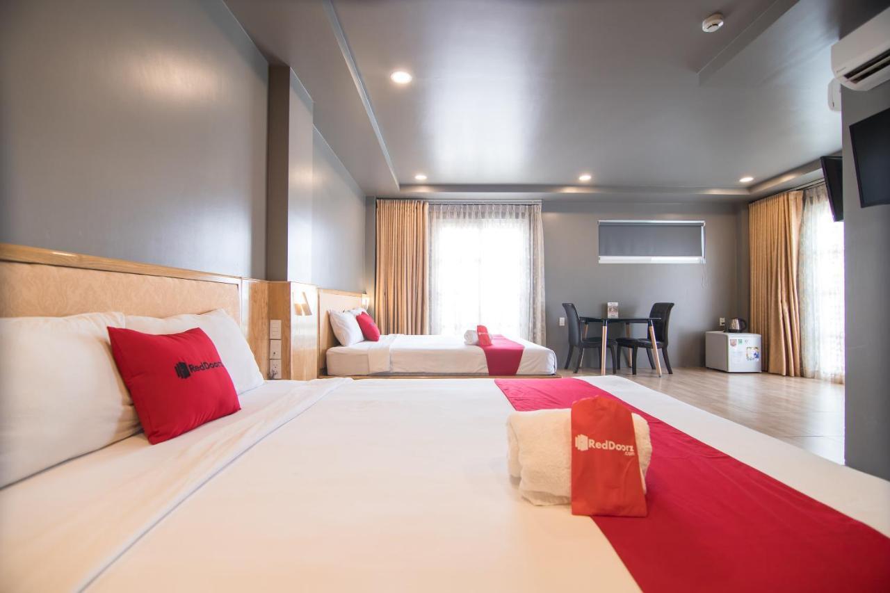 Reddoorz Plus Near Secc مدينة هوشي منه المظهر الخارجي الصورة